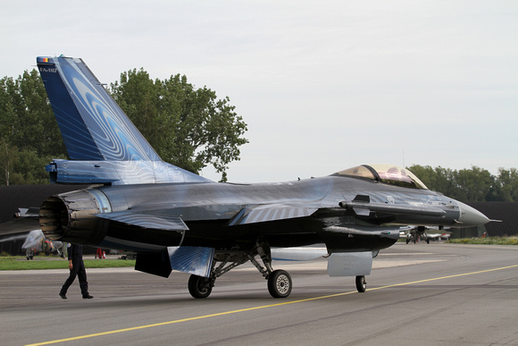 F-16 FA-110 Taxiing out